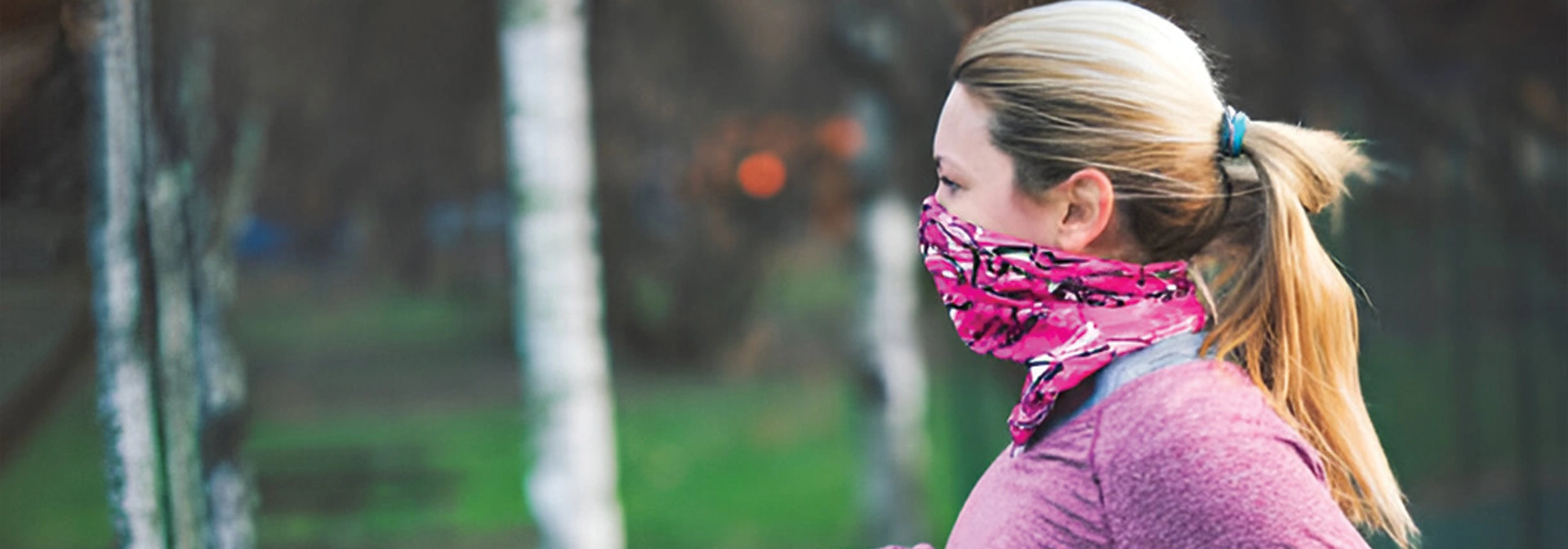 girl running wear neck gaiter